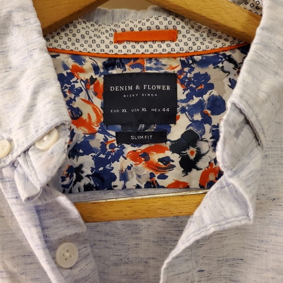 Button down - Picture 2 of 3